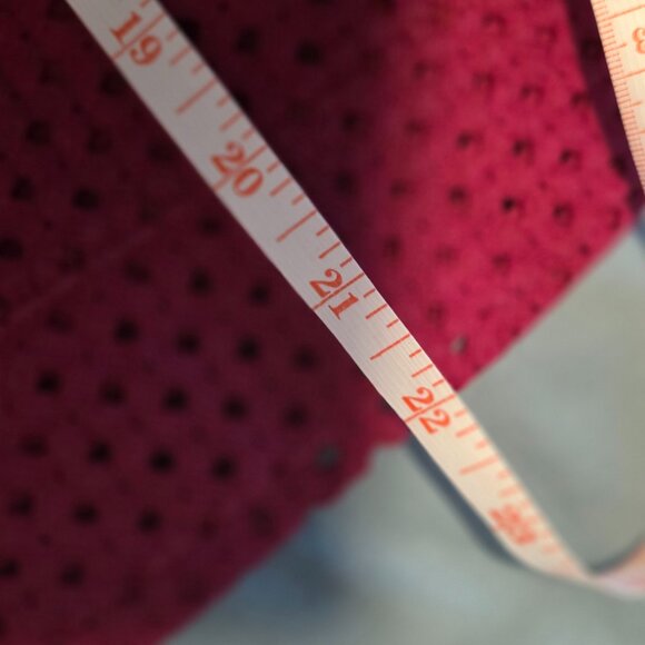 Raspberry pink skirt with elastic waist and pockets, size 1X - Picture 7 of 8